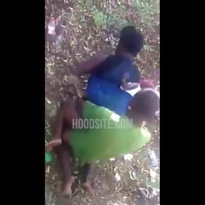 6ix9ine's mutha caught on tape cmonbruh 💅👶