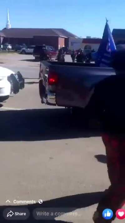 People at a Fort Worth poling station are having none of a Trump Caravan trying to intimidate them even with cops escorting them.