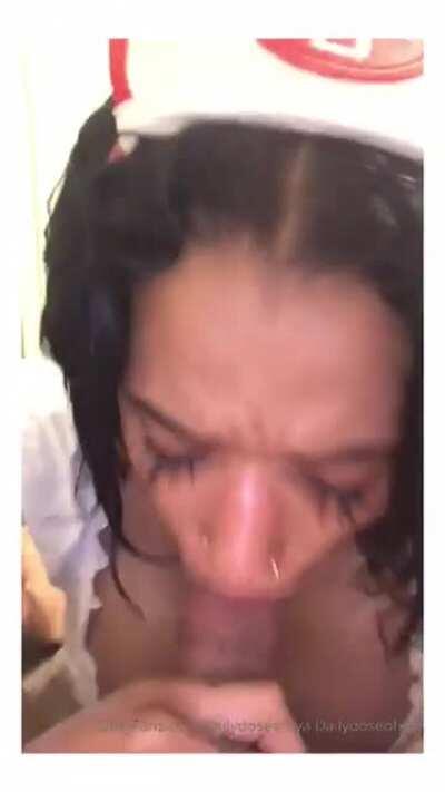 She knows how to use her mouth👄💦