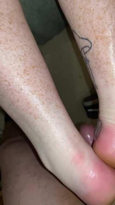 GF letting me play with her oily feet