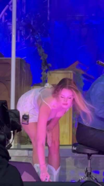 Mommy bending over showing us her milkers 🍼