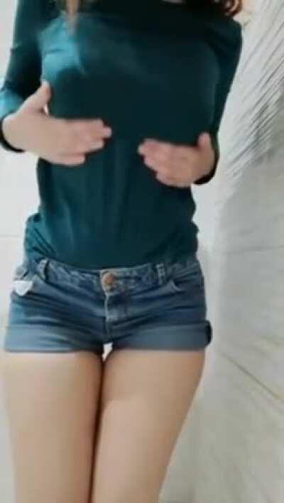 Amateur babe with a great body