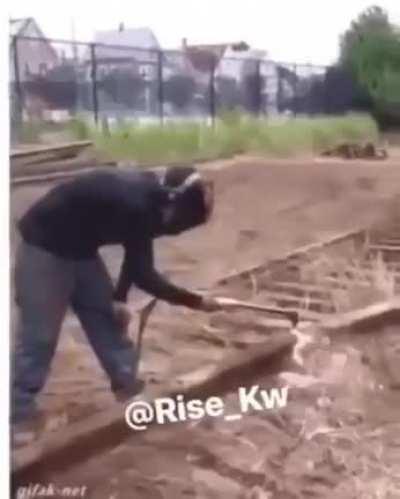 Cutting an unstable rail track