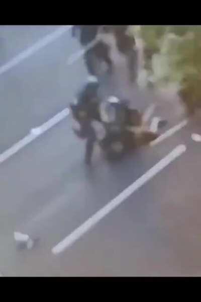 Cops shoot at window of guy recording in Louisville, Kentucky