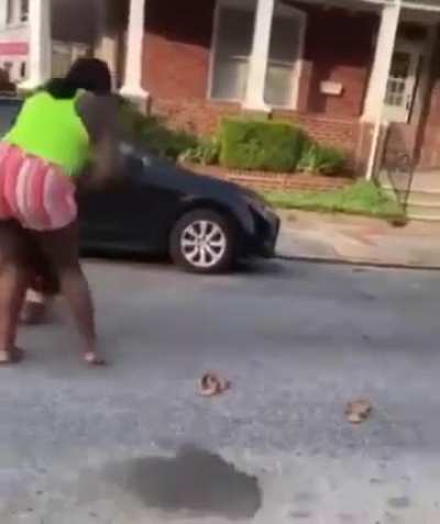 Claressa Shields shows most pounded mma fangirl in the neighbourhood, whose the boss