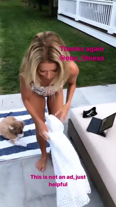 Kelly Ripa - Obe Fitness workout! [August 11, 2019]