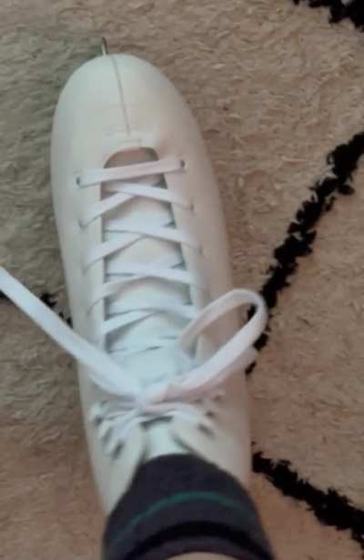 Are your legs supposed to move in the skates?