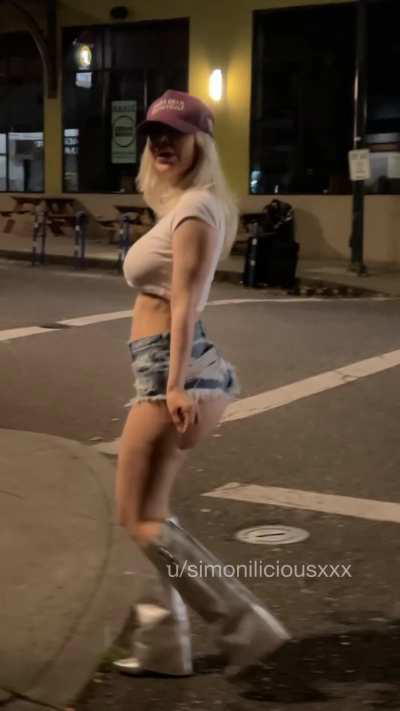 I might be too thick for these shorts 