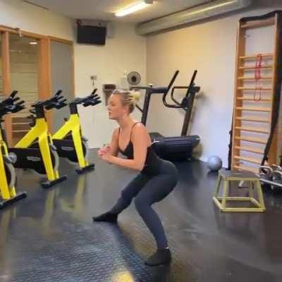 Wow, her cheeks are so juicy! 🍑