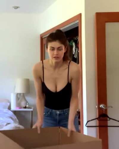 Alexandra Daddario understands fanservice
