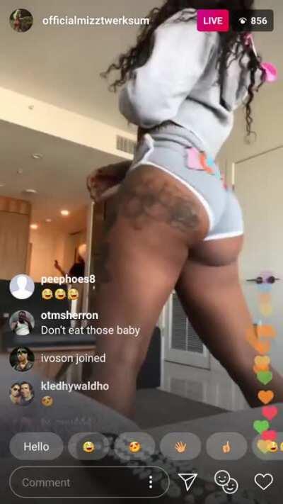 Mizz Twerksum ig live shaking and grabbing ass!!!