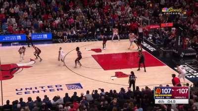 [Highlight] Caruso takes on KD to force OT