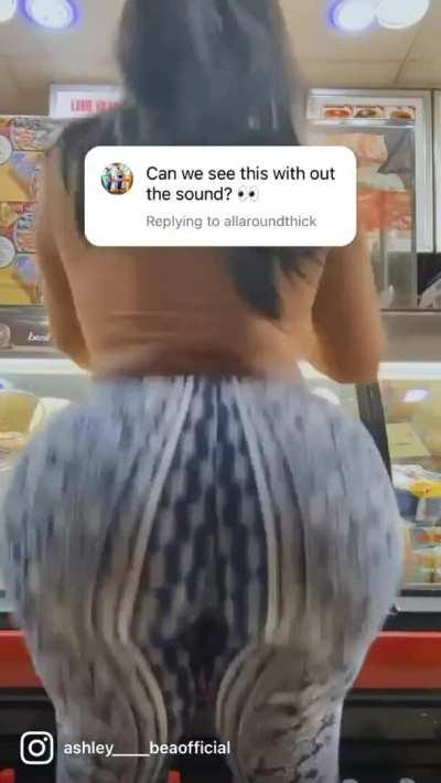 Her ass is ridiculously big, Claps hella loud, and wiggles alot! you should get intune with shorty 😈