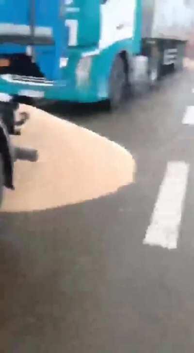 Now Polish farmers or truck drivers (or just provocateurs) do not just block the Polish-Ukrainian border but open the Ukrainian trucks with grain and let the grain pour out on the road. That's really bad idea. Saying this as a Ukrainian living close to th