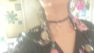 Showing off my outfit, I love showing off 💋🖤