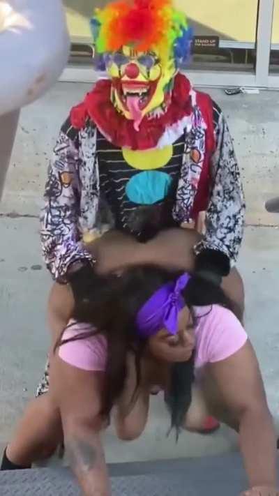 I’m the only one who wants this whole video lol 🤡😭 (bbw getting hit from the back by clown in public)