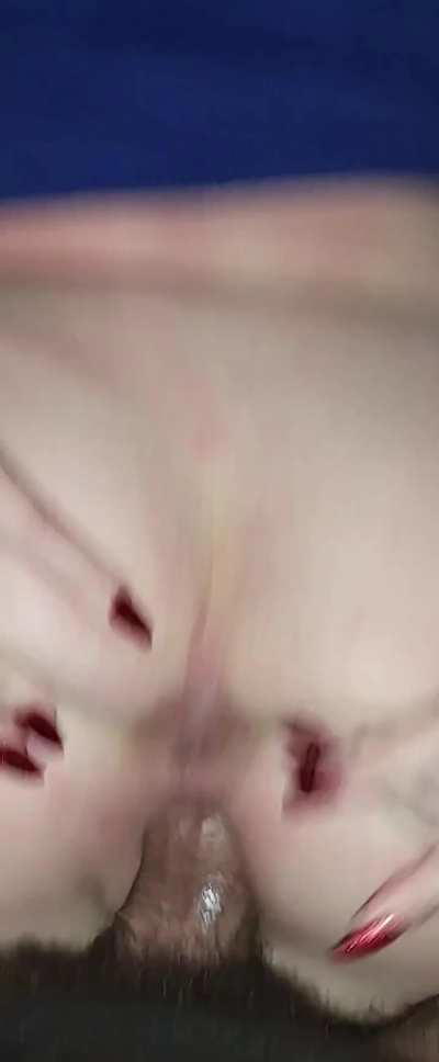 French spreads her pussy to take arab creampie / Français écarte sa chatte pour recevoir le foutre d'un rebeu