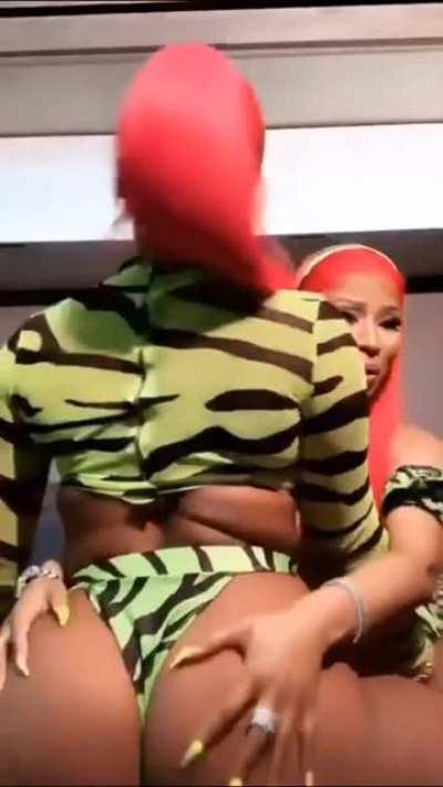 Got to love seeing 🍑 shake🔥