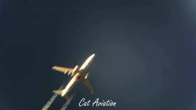 Captured Boeing 737-800 in Slo-Mo at FL380 passing over Belgrade✈