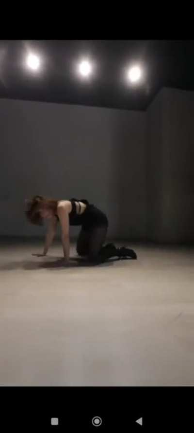 Wish I could see beneath her clothes 😣