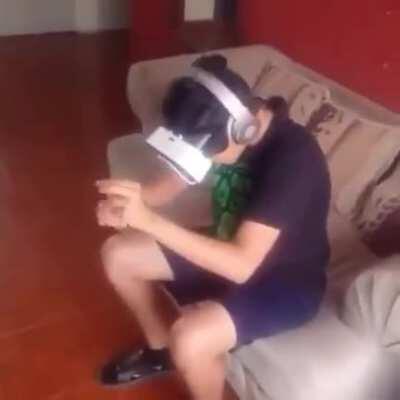 I wonder what game hes playing