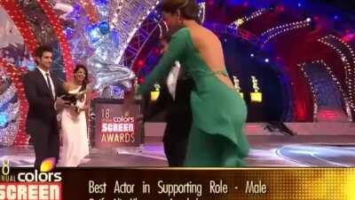 Deepika padukon bare backless