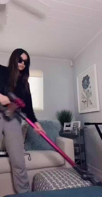 Hailee at home | TikTok March 2020