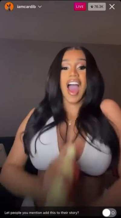 Cardi B 🥵🥵🥵