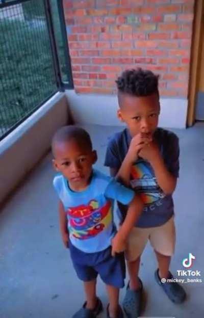 😂😂😂Lil bro on go only in Chicago