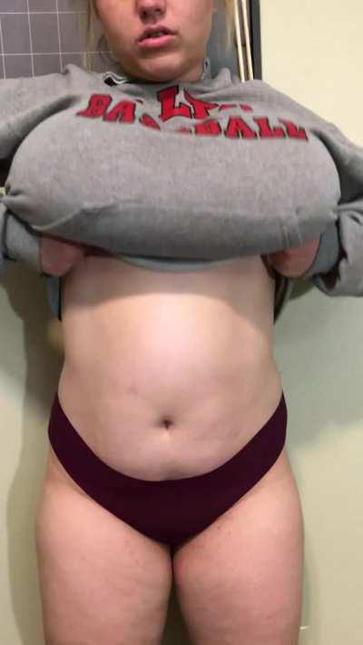 Please someone tag her. I need to know ASAP lol