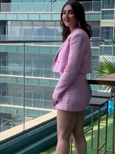 Dhvani Bhanushali's Droolworthy Meaty Thighs with Bonus Thick Ass Show.