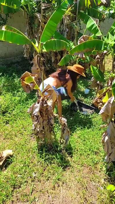 outside with my micro shorts