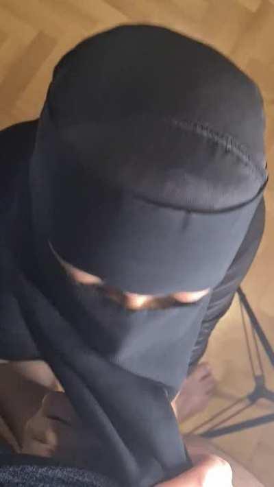 Sucking you off wearing niqab is not a problem for me 😉