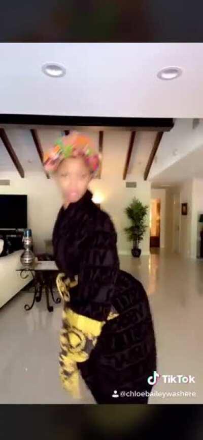 CHLOE DID ONE 😍 #BUSSITCHALLENGE from ChloeXHalle