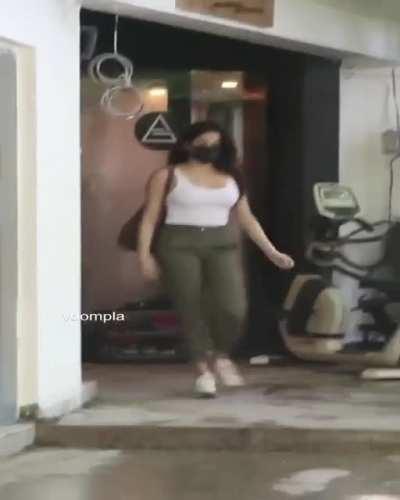 Janhvi Kapoor ain't stop growing but who's complaining