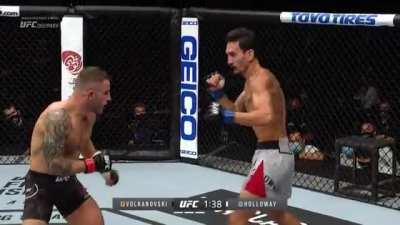 UFC 266 Free Fight: Alexander Volkanovski vs Max Holloway 2