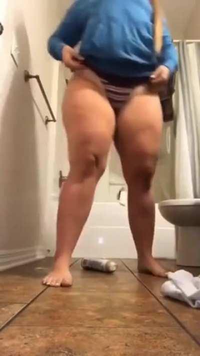 Thick Snow Bunny Showing Off