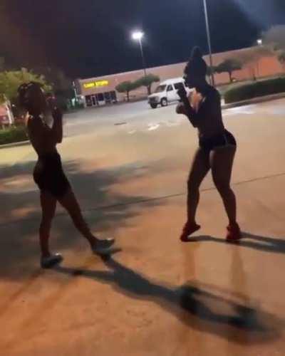 Bubble Butt 🍑 vs Slim