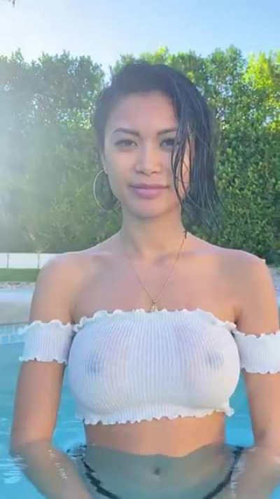 Pool 🏊‍♀️ wet