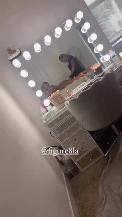 Damn that back view 👀 🍑