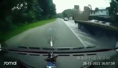 Dominican women crosses the street at the worst time possible