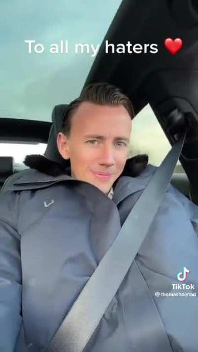 Stayclassy eier Thomas Holstad svarer kritikere med kleint video