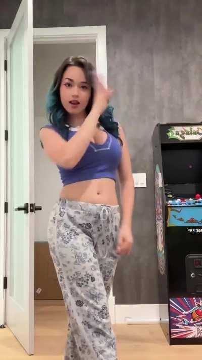 Such a tight top 🥵