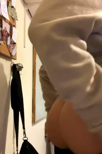 The struggle of fitting these pants over this fat 🍑