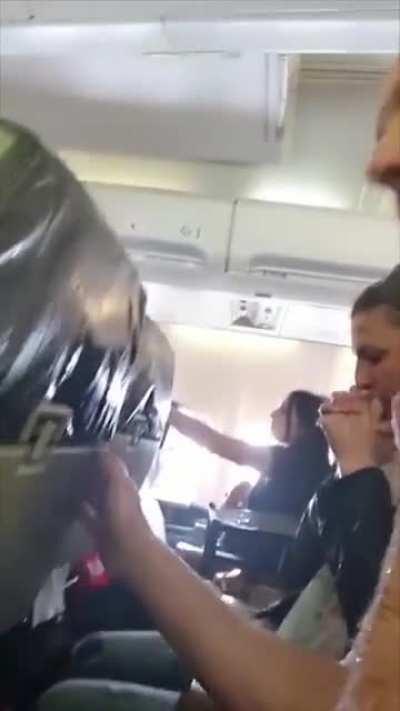 Турбулентность в самолёте