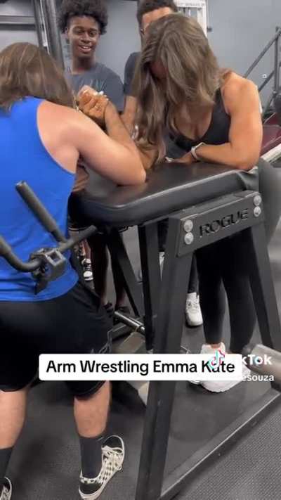 Do you think she is stronger than him (armwrestling)? 🤯