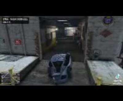 Car be crawling in painð