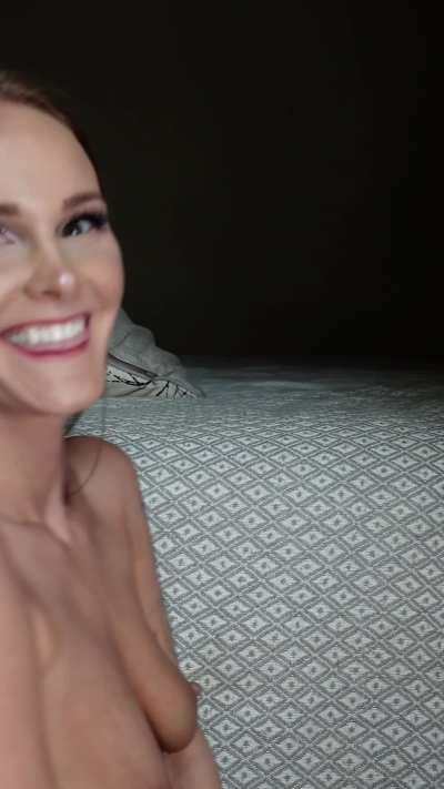 I love giving sloppy bjs 👅