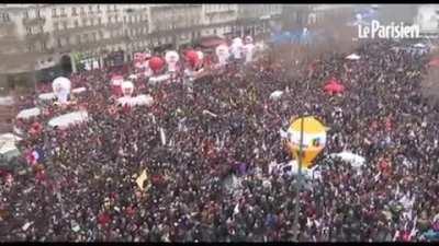 The President of France, Emmanuel Macron, is trying to raise the retirement age from 62 to 64. So the eight biggest unions across the country called a massive wave of strikes and protests today, with over 200 actions across the country.