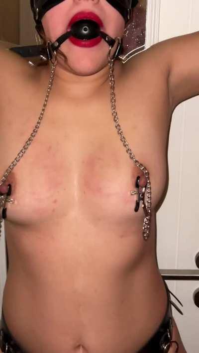 Can you hear the moans? [F]